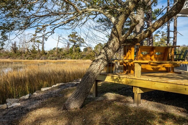 Building Photo - Marsh View Beaufort Home Available Now