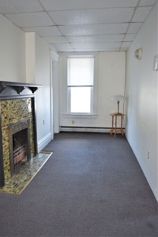 Building Photo - 402-apt1-4 Water St