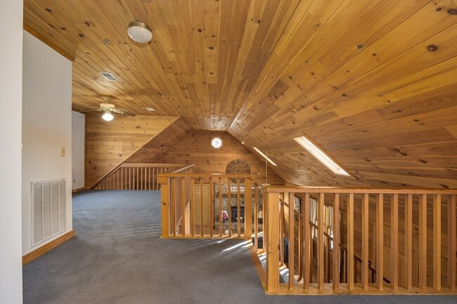 Building Photo - 1762 Burke Hollow Rd