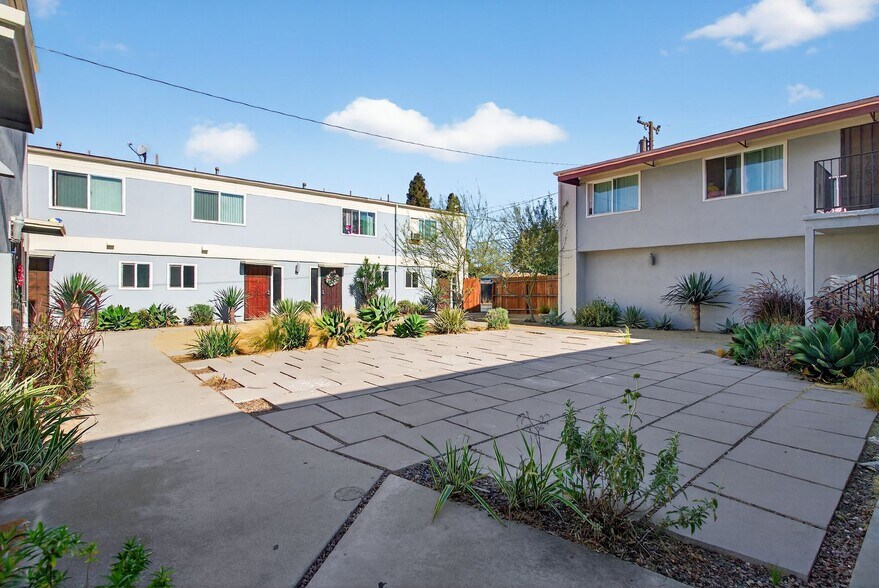 Building Photo - 13392 Magnolia St