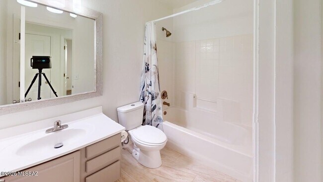 Building Photo - 2574 W Southern Star Dr