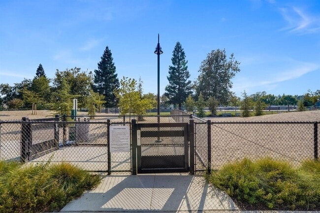 Building Photo - Modern Living at The MIll Gorgeous 2bed/2....