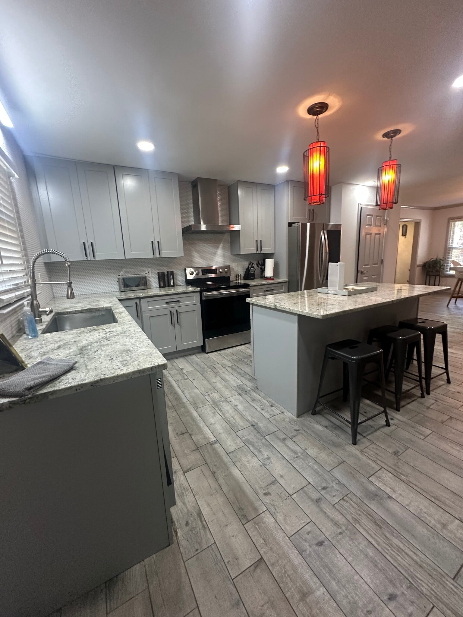 Contemporary kitchen designed for comfort, convenience, and style. - 5460 Scofield Rd