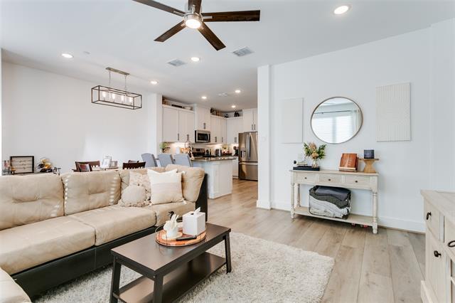 Building Photo - 7605 Reis Ln