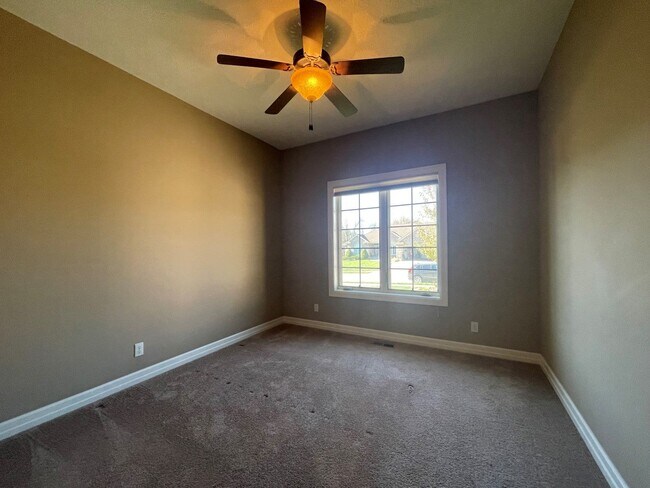 Building Photo - Home for rent in Springfield!