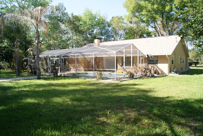 Building Photo - Beautiful Pool Home in River Country Estates