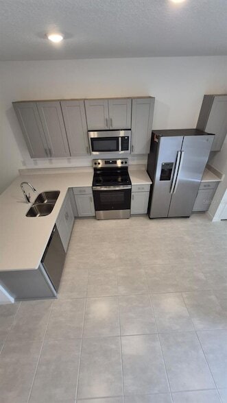 Building Photo - 2932 Skyline Lp