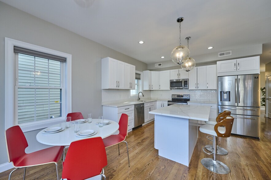 Building Photo - 25 Bellevue Ave