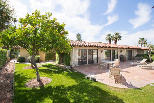 Building Photo - 40080 Via Buena Vista