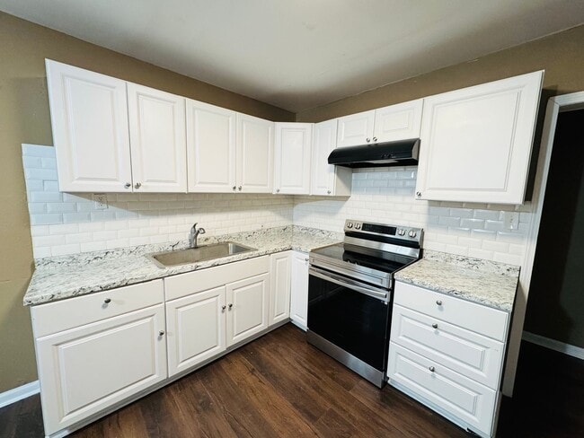 Building Photo - 4035 Clayton Dr