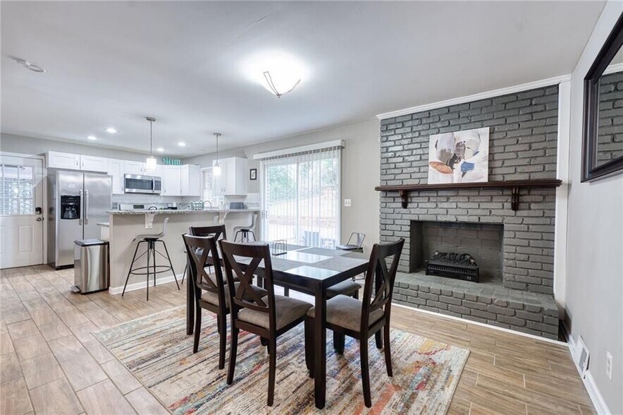 Building Photo - 2418 Brookdale Dr NE