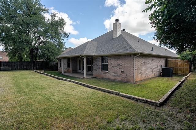 Building Photo - 302 Howard Way Dr