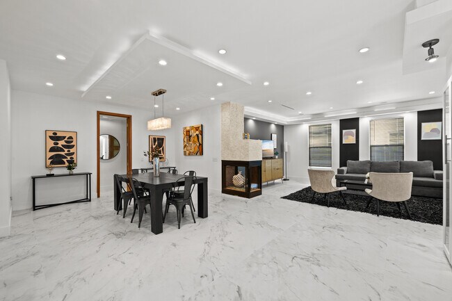 Building Photo - 355 S Sycamore Ave