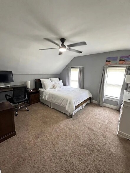 Building Photo - 25 Rosebank Ave