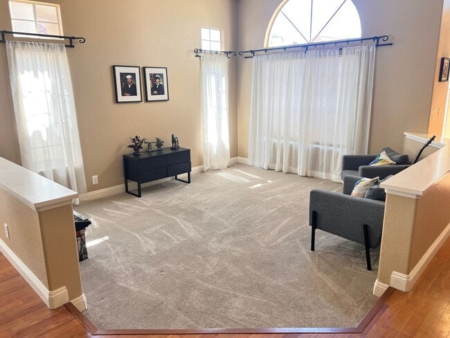 Building Photo - Scripps Ranch 4 bedroom 3 bath with Solar/...