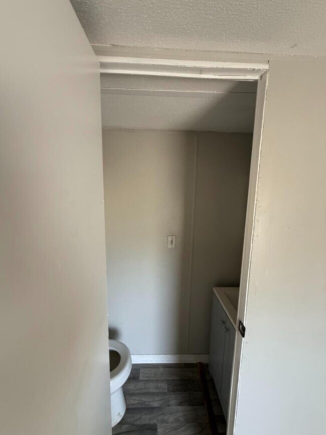 Building Photo - 8135 Tolles Dr