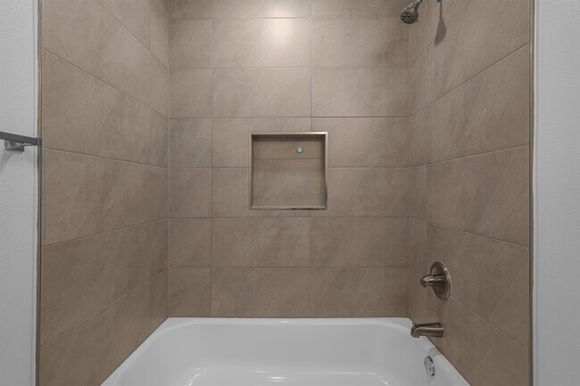 Building Photo - 9916 Bijan Dr