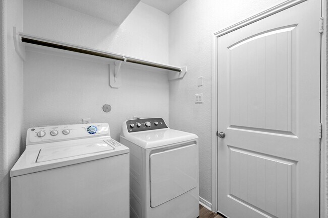 Building Photo - 9575 E Woodmark