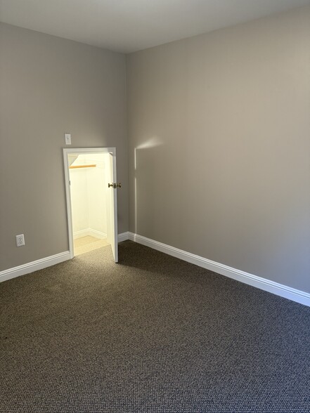 br 1 - 21744 Almaden Rd