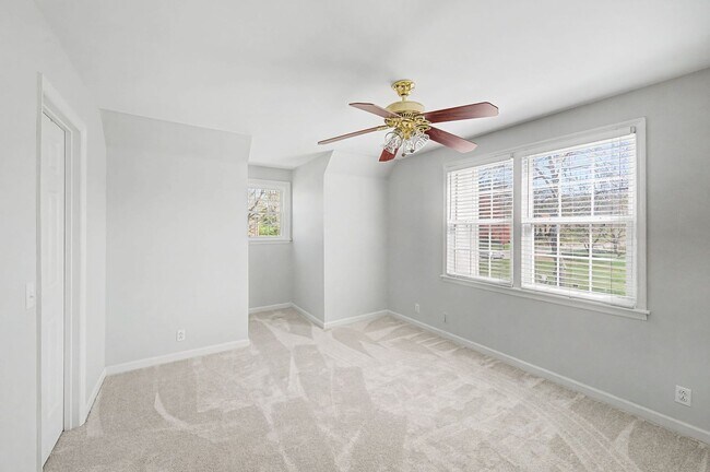 Building Photo - Stunning 3BR/2BA home in the desirable Temple Hills Golf Community!