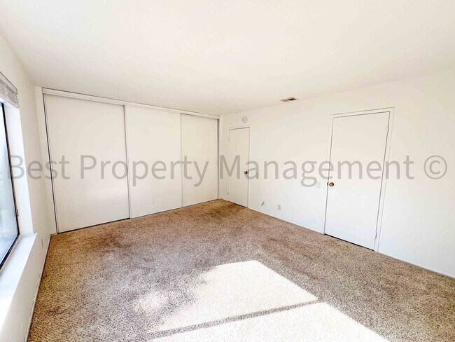 Building Photo - Perfect Shape Warm Springs Condo next to J...
