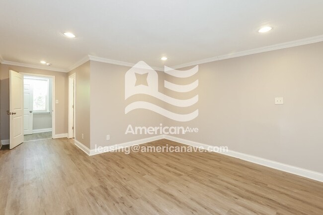 Building Photo - 3810 E 53rd Terrace