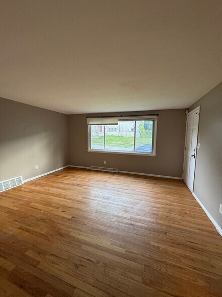 Building Photo - 22 Judith Ter