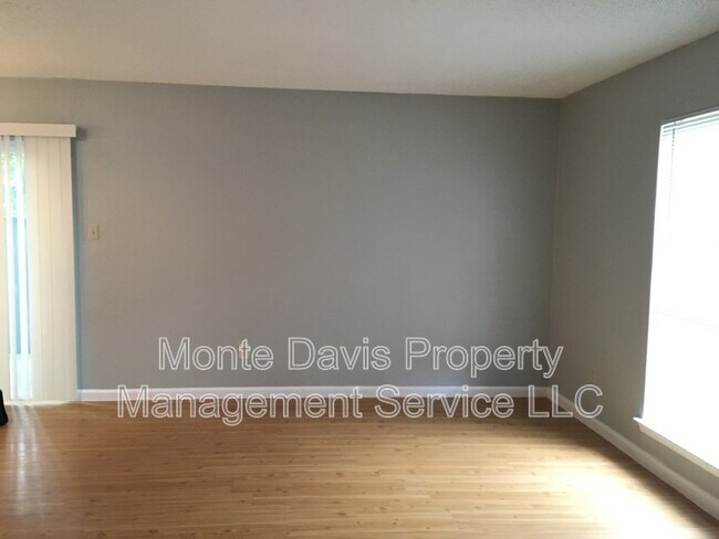 Building Photo - 1312 Southport Dr