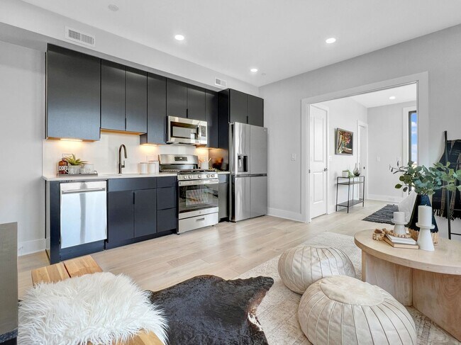 Building Photo - 1026 18th St NE