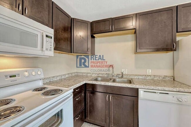 Building Photo - 13298 W Mississippi Ct