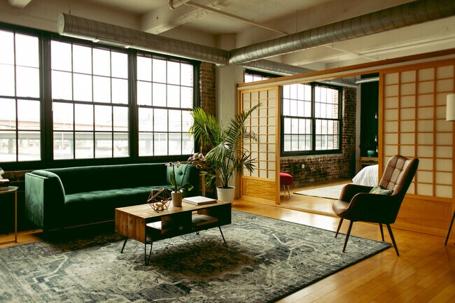 Building Photo - 234 Holliday St
