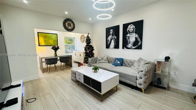 Building Photo - 1668 SW 20th St