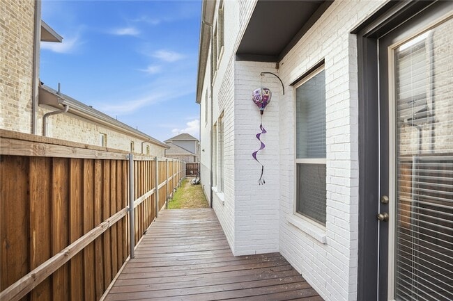 Building Photo - 1621 Rose Willow Wy