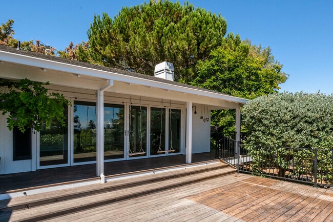 Building Photo - 920 Stagi Ct