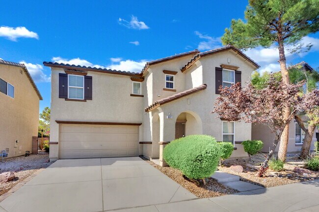 Building Photo - LOCATION IS KEY FOR SHOPPING AND SOCIALIZING