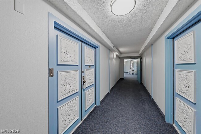 Building Photo - 205 E Harmon Ave