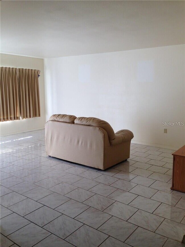 Building Photo - 1st floor condo in the Beulah condo complex.