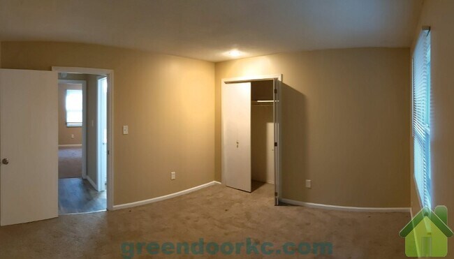 Building Photo - 1425 E Haven Ln