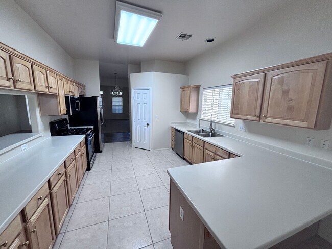 Building Photo - 5117 Elm Grove Dr