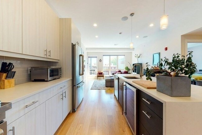 Building Photo - 488 Dorchester Ave