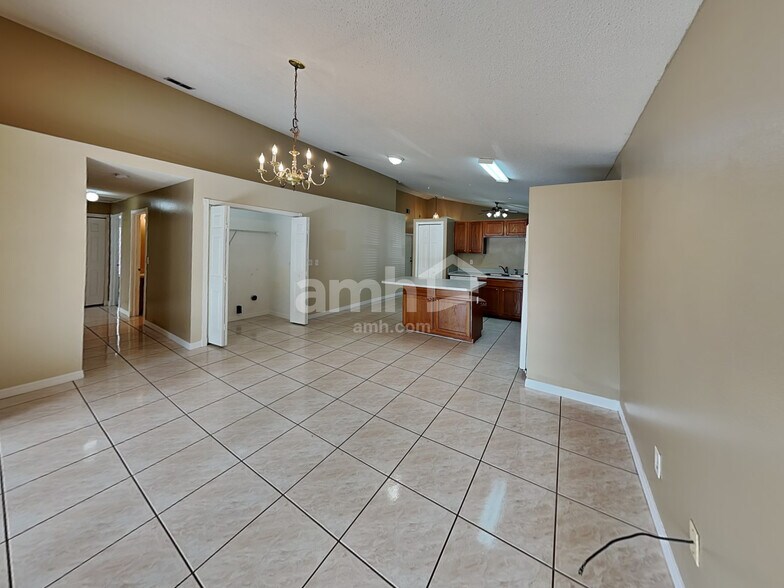 Building Photo - 4018 Coralbrooke Grv