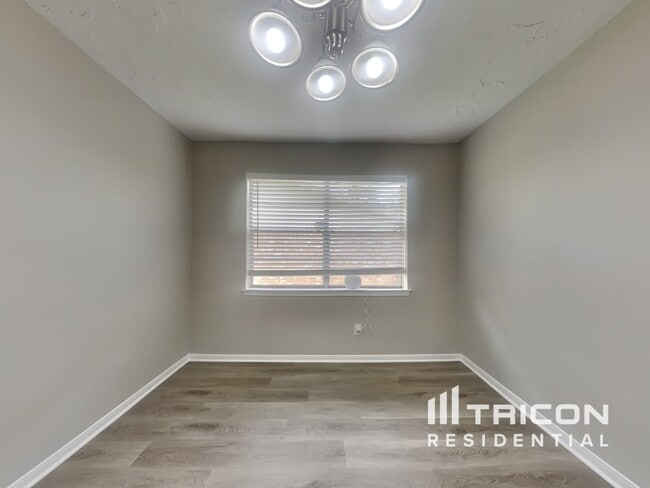 Building Photo - 23238 Briarcreek Blvd