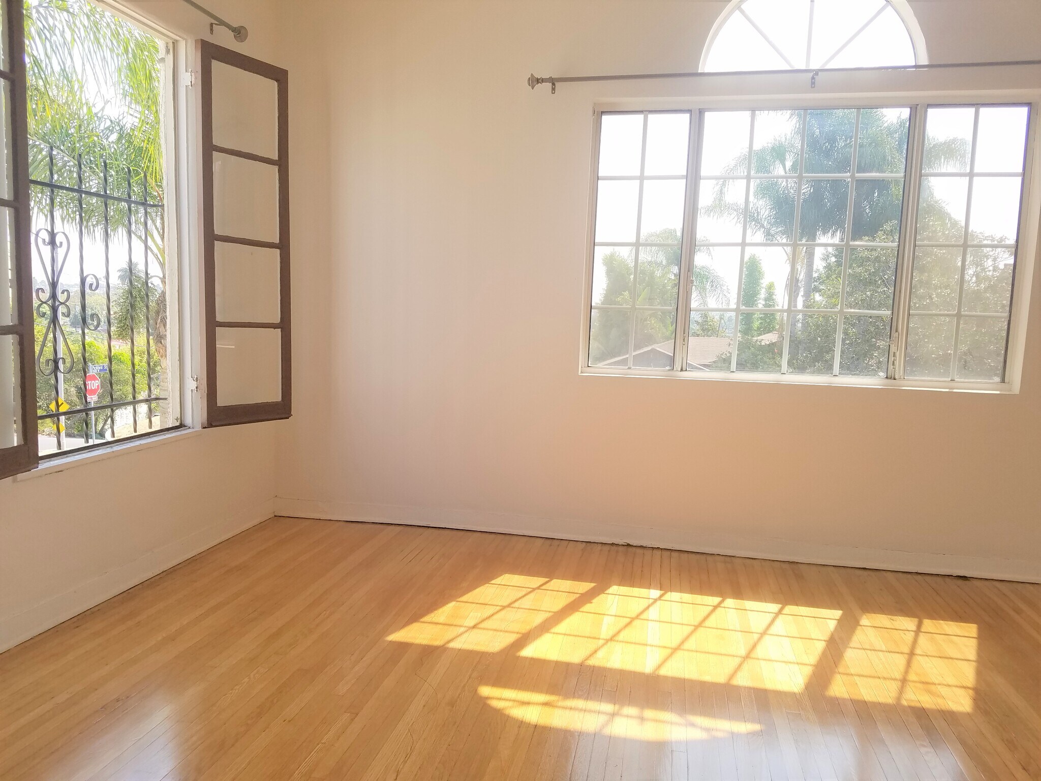 Building Photo - 1607 1/2 S Sierra Bonita Ave
