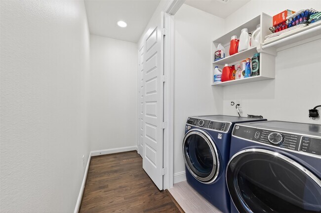 Building Photo - 1303 Upland Retreat Dr