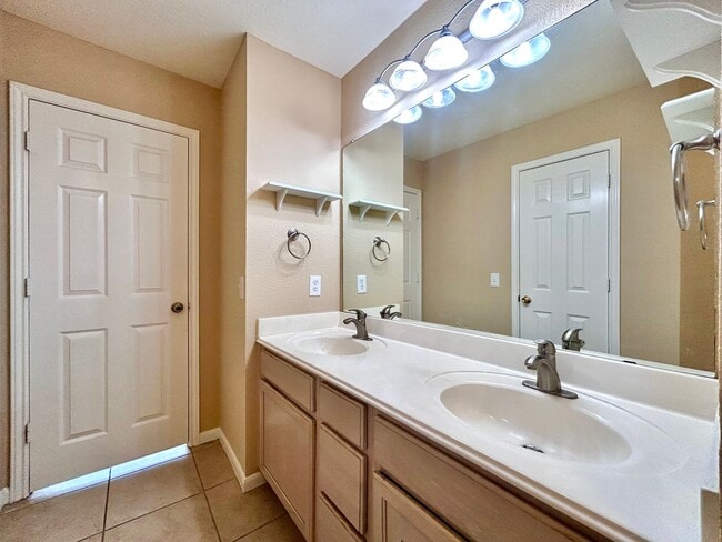 Building Photo - 1601 Waterfall Ave