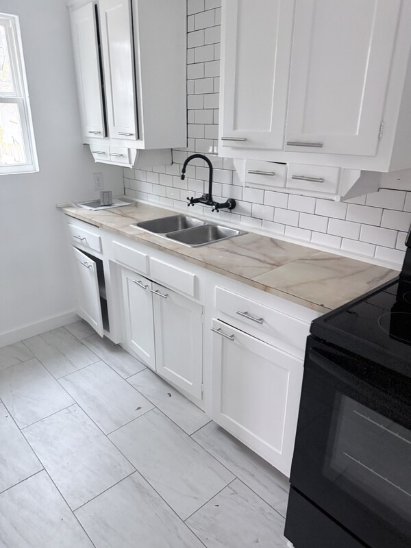 Building Photo - 620 N Walnut St