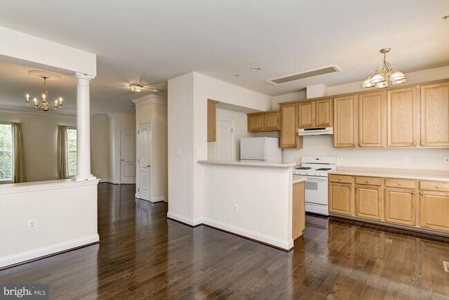 Building Photo - 122 Elmcroft Blvd