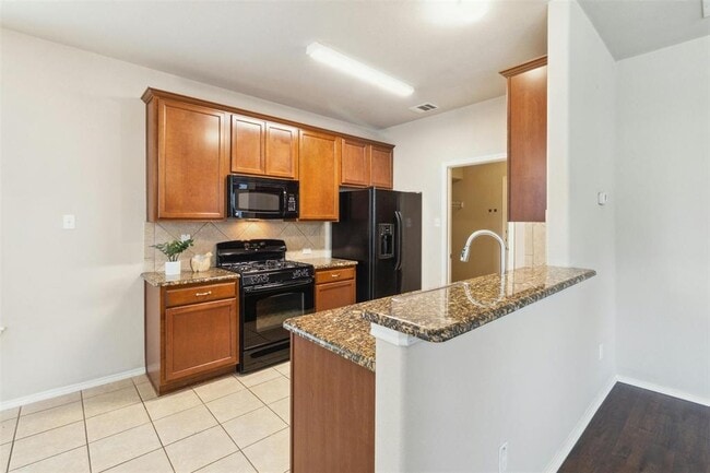 Building Photo - 1600 Sugarberry Ln