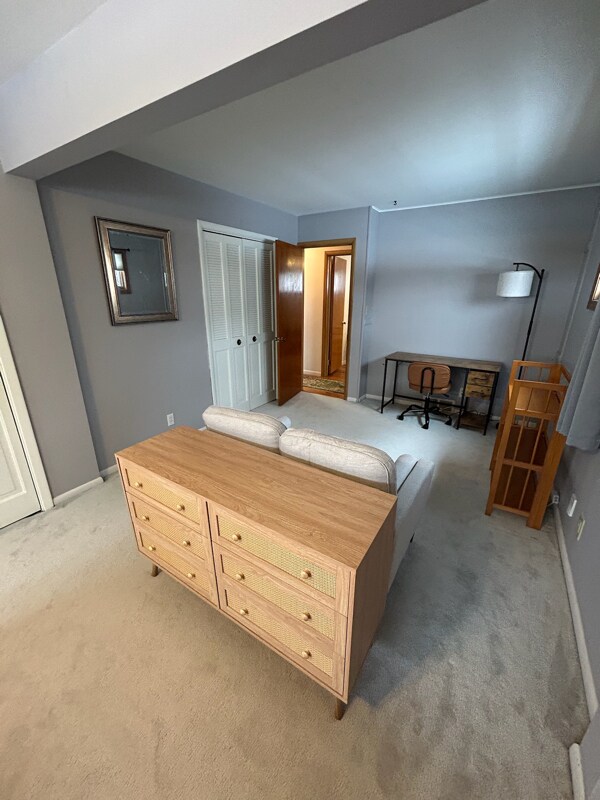 Building Photo - 4994 N Sedgewick Rd