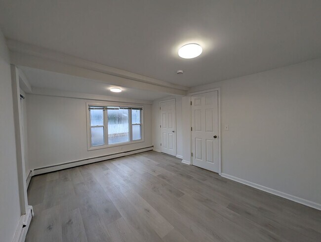 Building Photo - 822 Prospect Ave